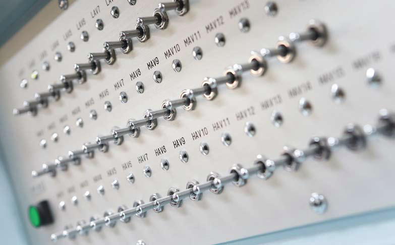 고압 수소가스 환경 in situ 역학특성 측정시스템 계기판