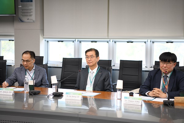 한-독 공동워크숍 협력 논의 사진
