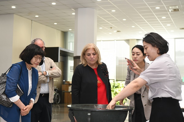 주한 EU 대사 대상 표준연 소개