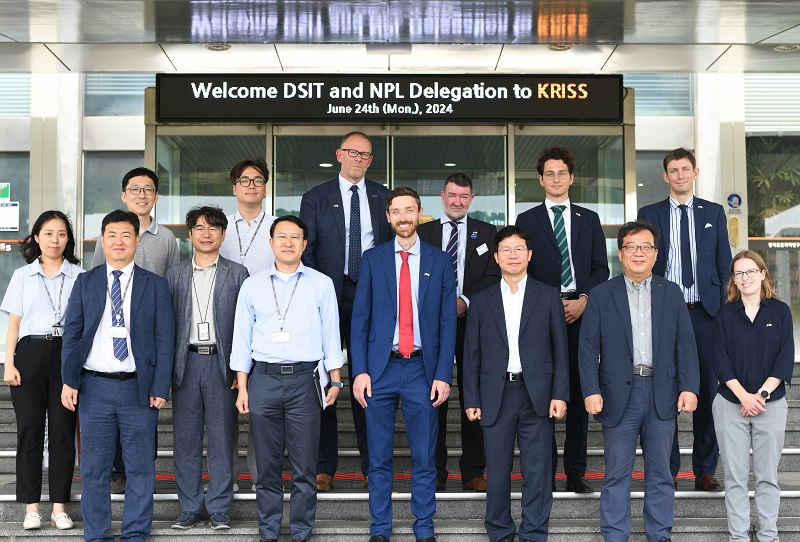 영국 NPL 및 DSIT 대표단과의 단체사진