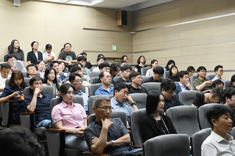 설명회는 100여 명의 인원이 참석한 가운데 성황리에 마무리됐다.