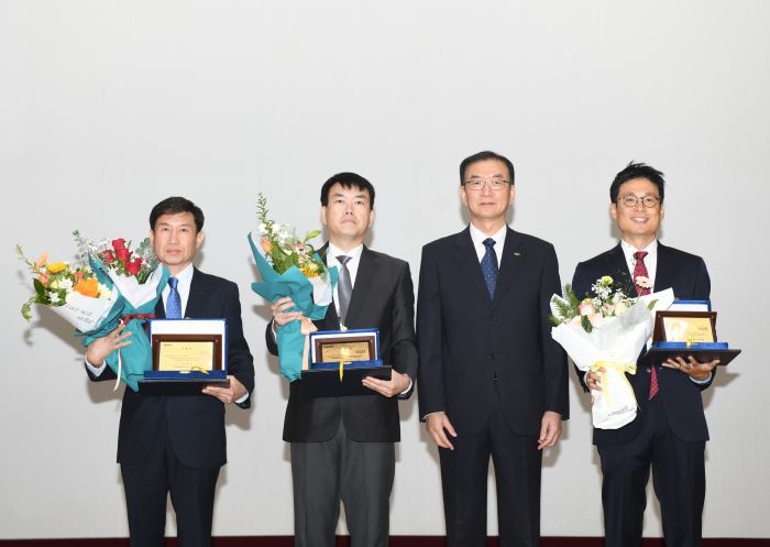 기술상 수상자 : (왼쪽부터) 이혁교, 이동준, 홍영표