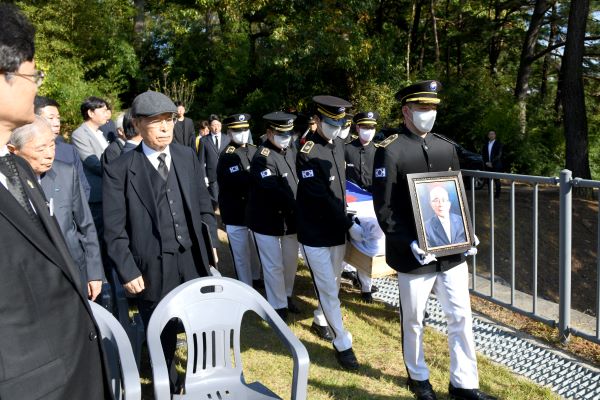 故 김재관 초대 소장의 현충원 안장식
