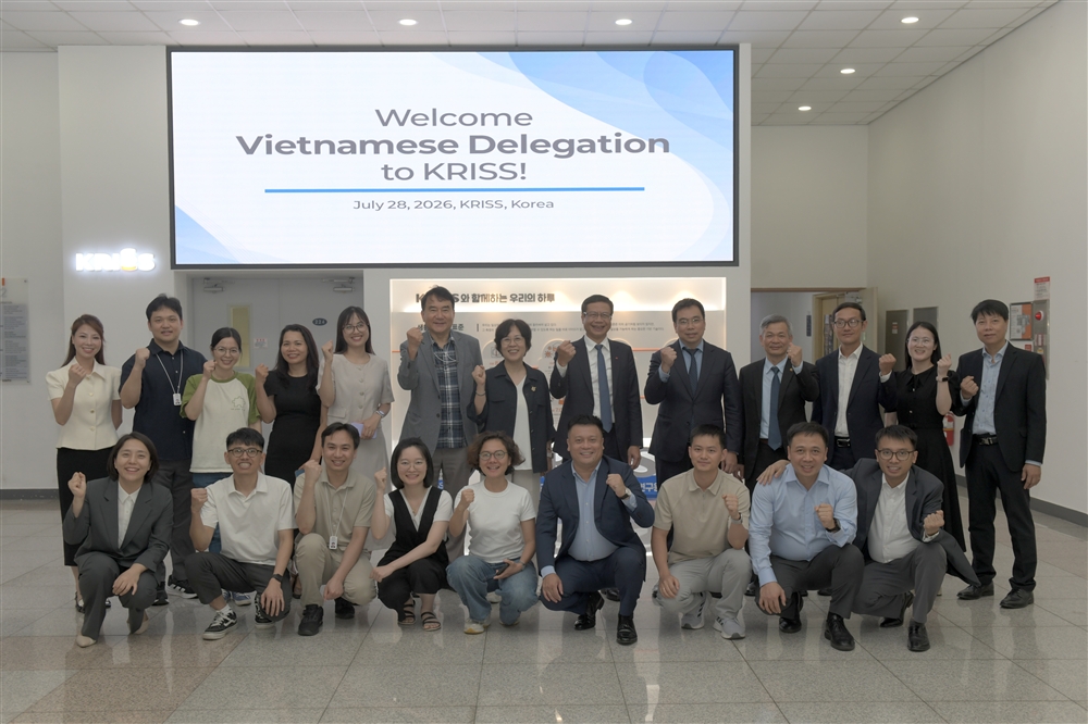 external_image 그림입니다. 원본 그림의 이름: 260728 KRISS Academy Meeting & Networking (15).JPG 원본 그림의 크기: 가로 7586pixel, 세로 5057pixel 사진 찍은 날짜: 2026년 07월 29일 오후 11:25 카메라 제조 업체 : NIKON CORPORATION 카메라 모델 : NIKON D850 프로그램 이름 : Adobe Photoshop CS6 (Windows) F-스톱 : 5.0 노출 시간 : 10