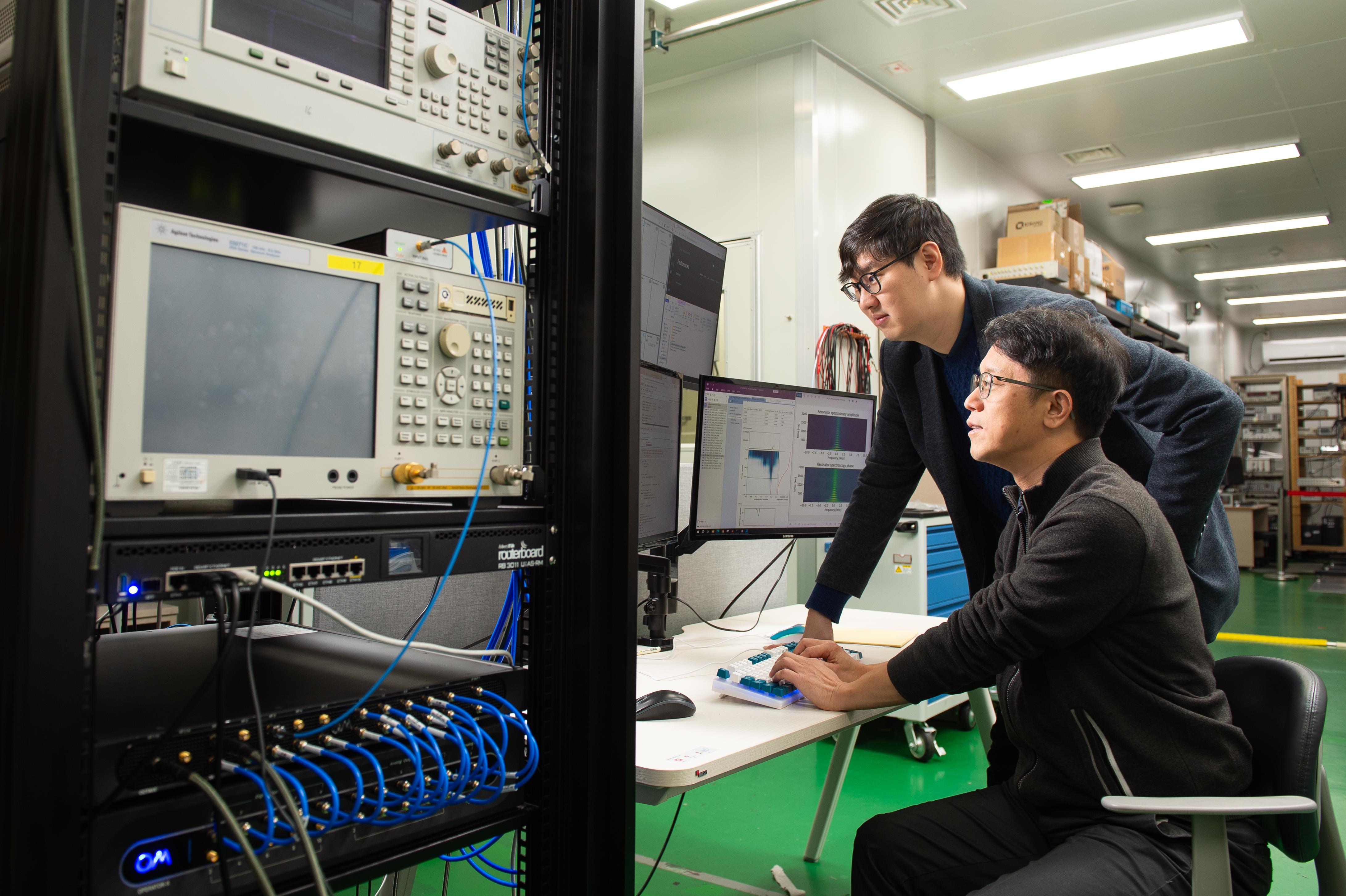 초연결확장형슈퍼양자컴퓨팅 전략연구단 소개 이미지1 입니다.